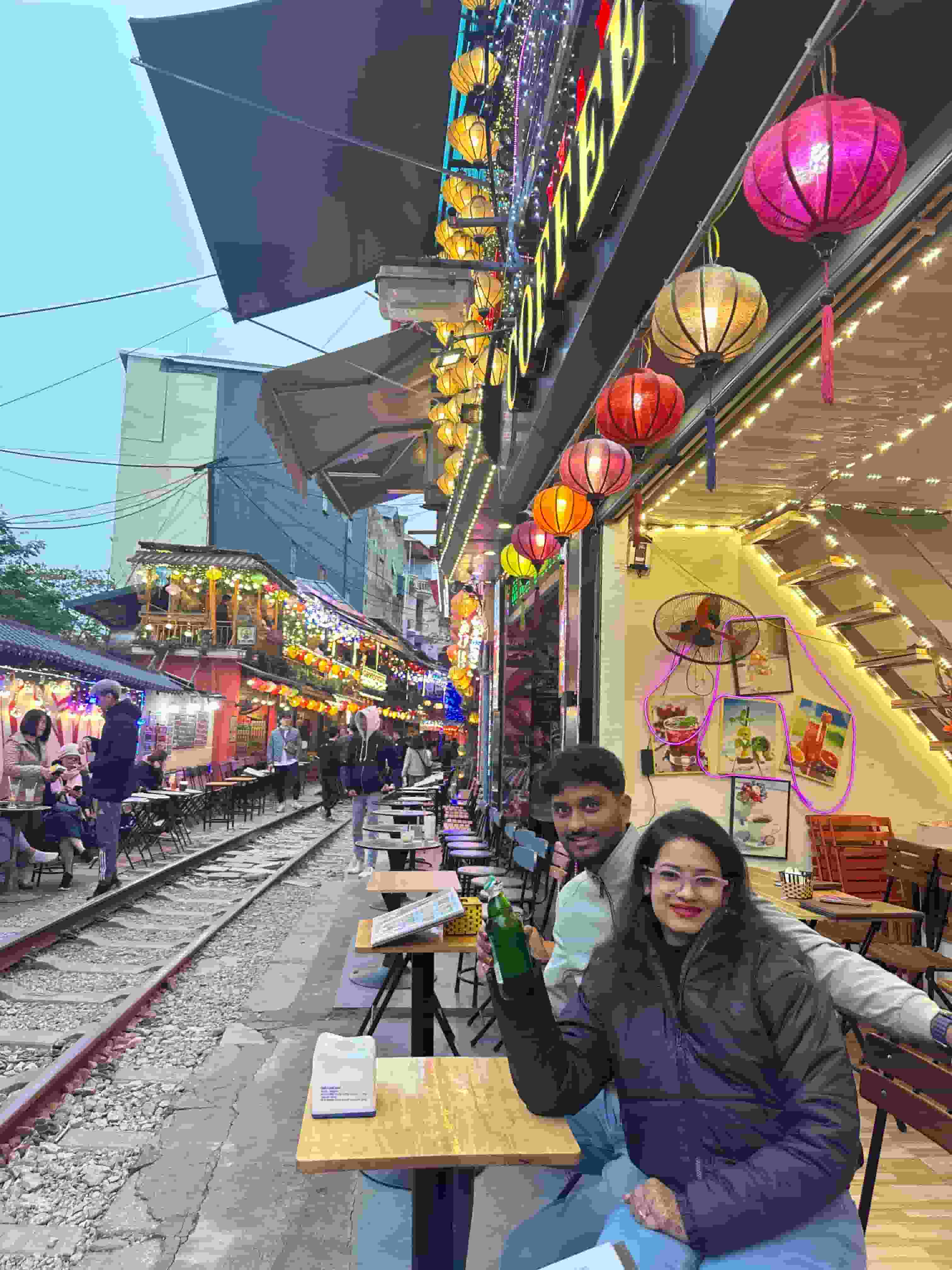 vietnam-train-crossing